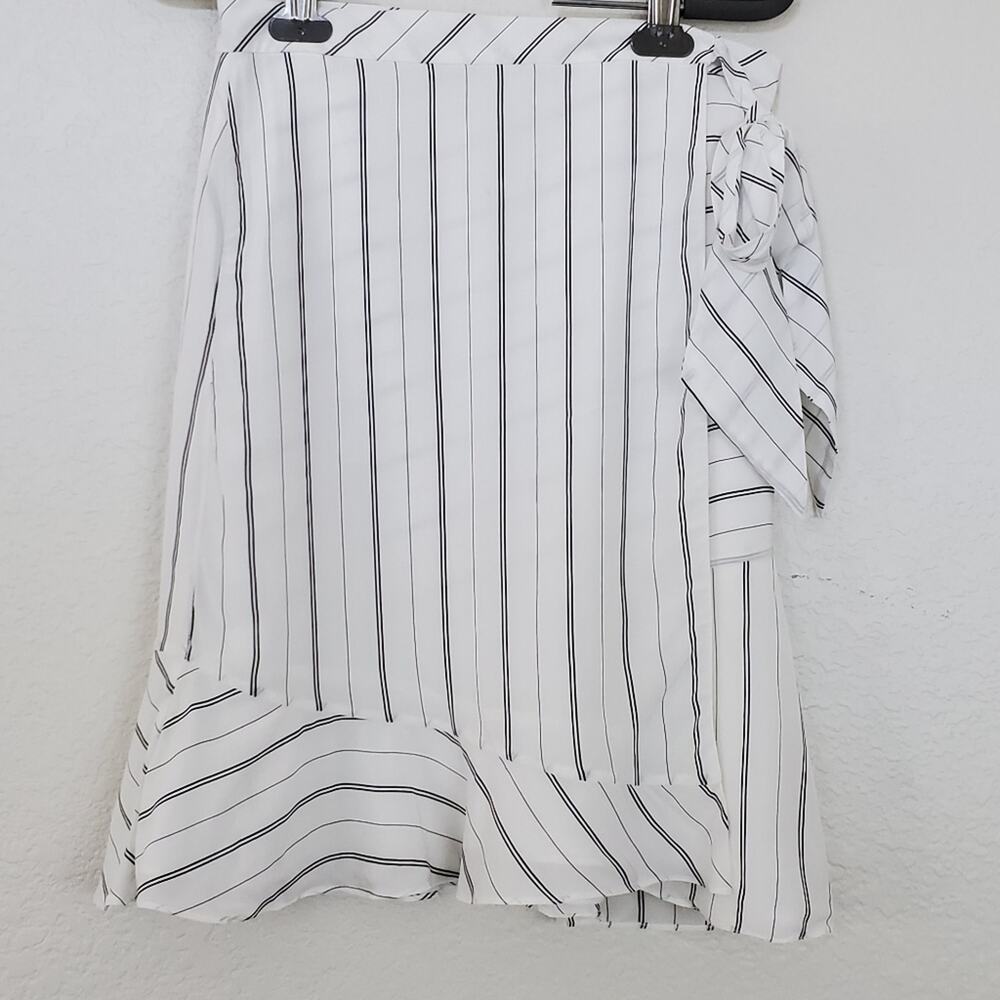 Joie wrap skirt sz 4